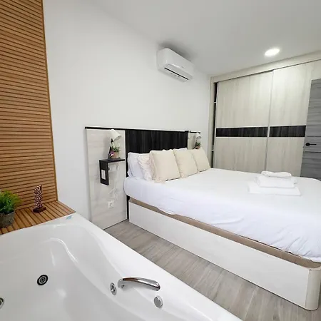 Benahavis Iii Airport Apartment